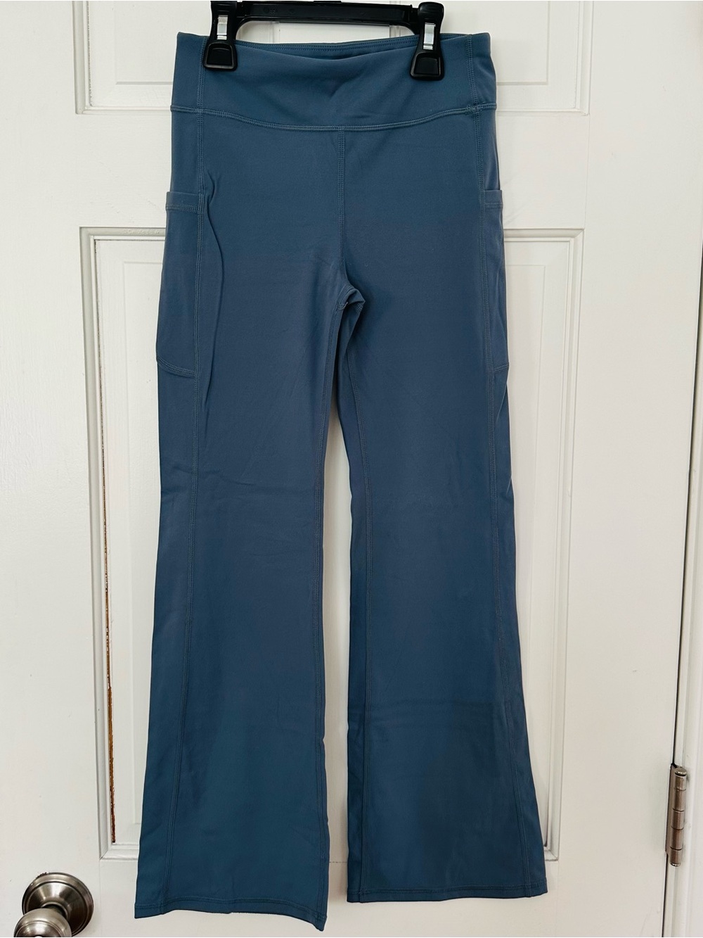 5 Pairs of Stelle Flare Leggings w Pockets - Black, Navy and 3x Shades of Blue